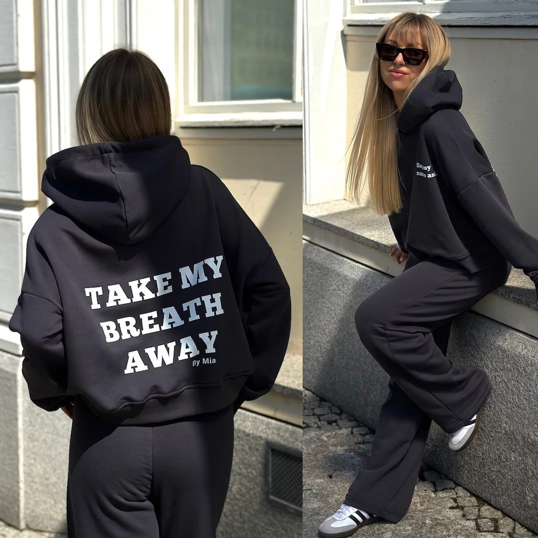 Damernas avslappnade hoodie och löst skurna joggers Mirla-Eva Jonsson