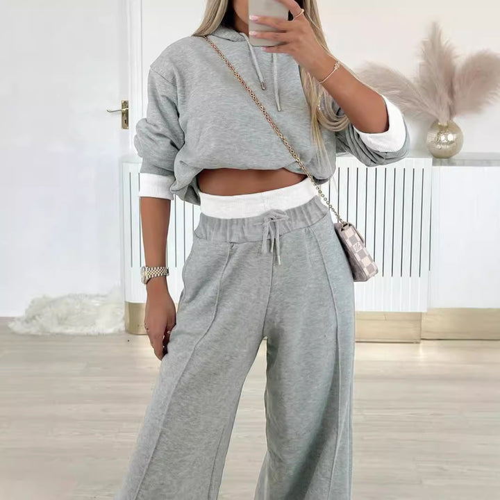 Damernas avslappnade hoodie och löst skurna joggingsbyxor Mirla-Eva Jonsson