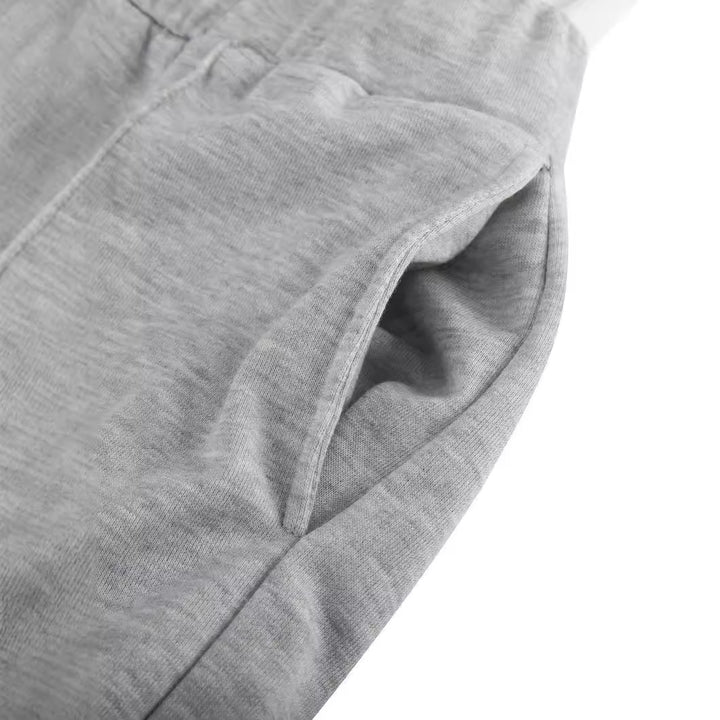 Damernas avslappnade hoodie och löst skurna joggingsbyxor Mirla-Eva Jonsson
