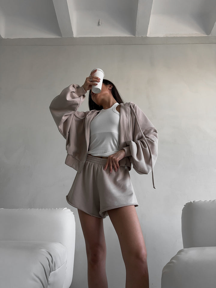 Damernas avslappnade hoodie och shorts-set Mirla-Eva Jonsson