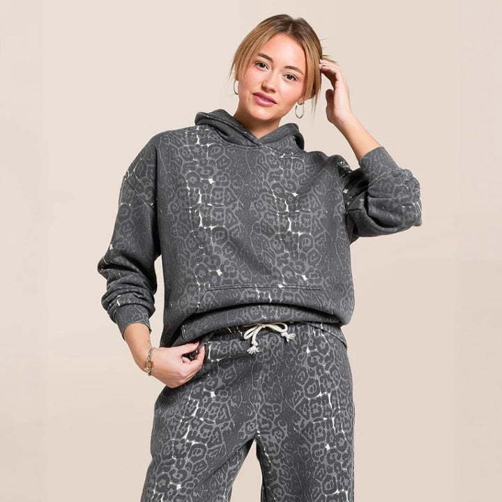 Damernas avslappnade hoodie och vida joggingset Mirla-Eva Jonsson