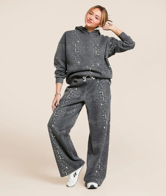Damernas avslappnade hoodie och vida joggingset Mirla-Eva Jonsson