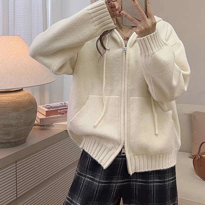 Damernas avslappnade hoodiejacka i mjuk fleece med praktiska fickor Mirla-Eva Jonsson