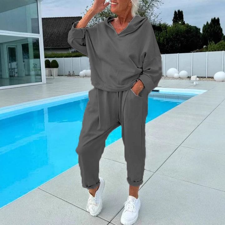 Damernas avslappnade hoodies och joggingset Mirla-Eva Jonsson