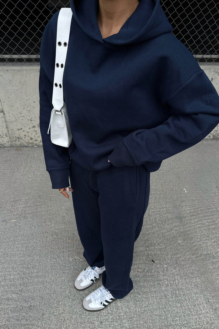 Damernas avslappnade huvtröja och joggingdräkt med elastisk midja och oversized snitt-Eva Jonsson