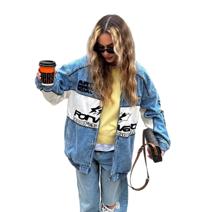 Damernas avslappnade jeansjacka med kreativa grafikdetaljer Mirla-Eva Jonsson