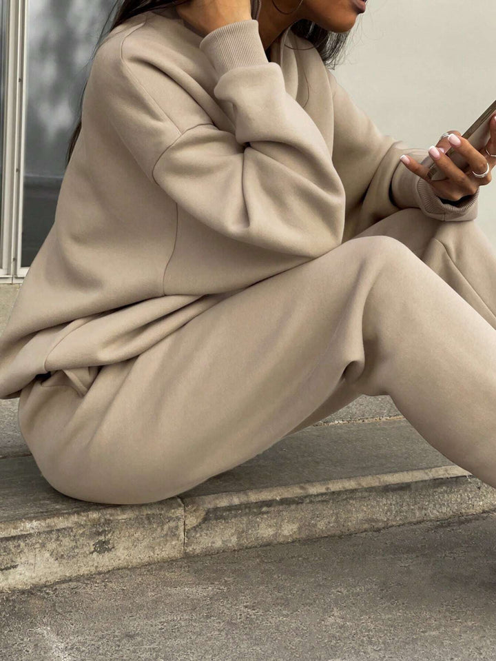 Damernas avslappnade joggingset med oversized passform Mirla-Eva Jonsson