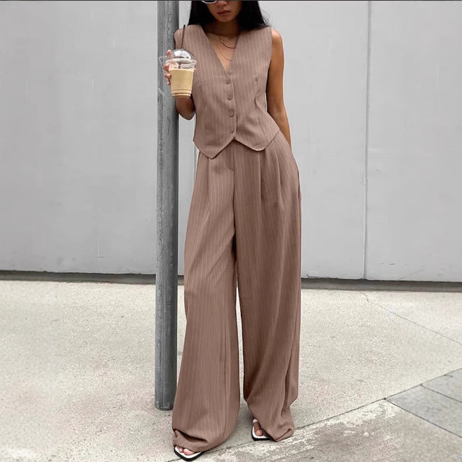 Damernas avslappnade jumpsuit med elegant kavaj Mirla-Eva Jonsson