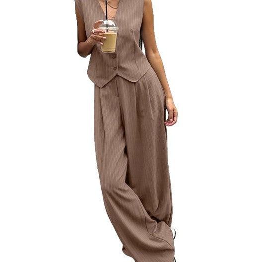 Damernas avslappnade jumpsuit med elegant kavaj Mirla-Eva Jonsson