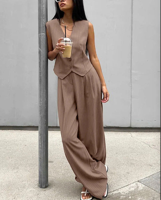 Damernas avslappnade jumpsuit med elegant kavaj Mirla-Eva Jonsson