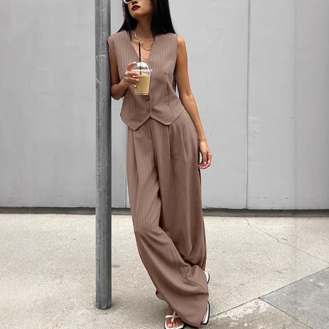Damernas avslappnade jumpsuit med elegant kavaj Mirla-Eva Jonsson
