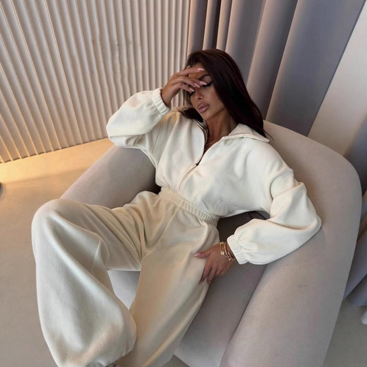 Damernas avslappnade jumpsuit med hög krage och justerbart midjeband Mirla-Eva Jonsson