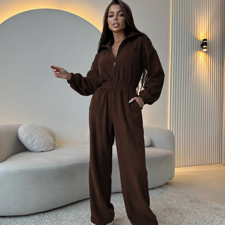 Damernas avslappnade jumpsuit med hög krage och justerbart midjeband Mirla-Eva Jonsson