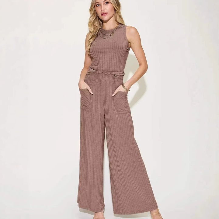 Damernas avslappnade jumpsuit med vida ben och praktiska fickor Mirla-Eva Jonsson