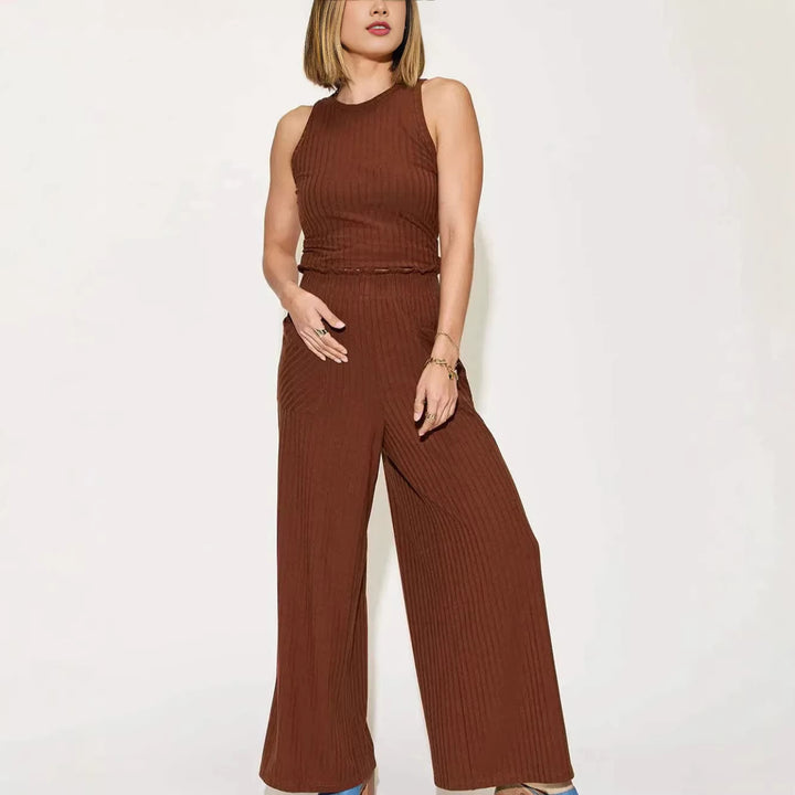Damernas avslappnade jumpsuit med vida ben och praktiska fickor Mirla-Eva Jonsson