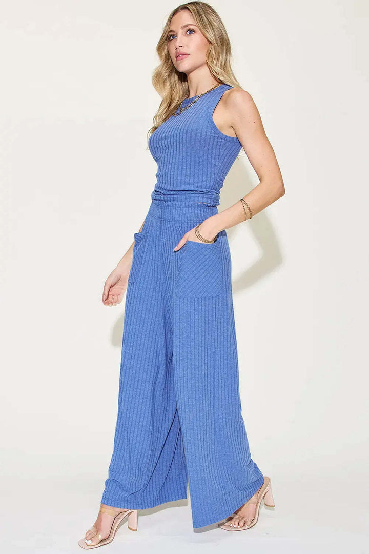 Damernas avslappnade jumpsuit med vida ben och praktiska fickor Mirla-Eva Jonsson