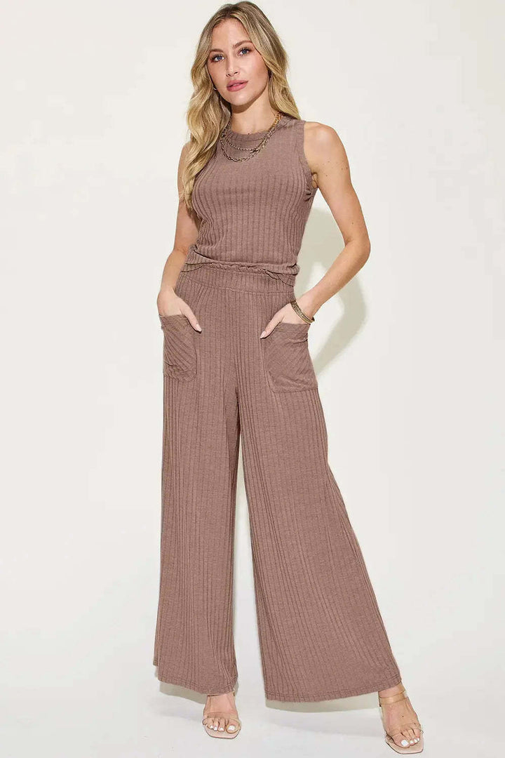 Damernas avslappnade jumpsuit med vida ben och praktiska fickor Mirla-Eva Jonsson