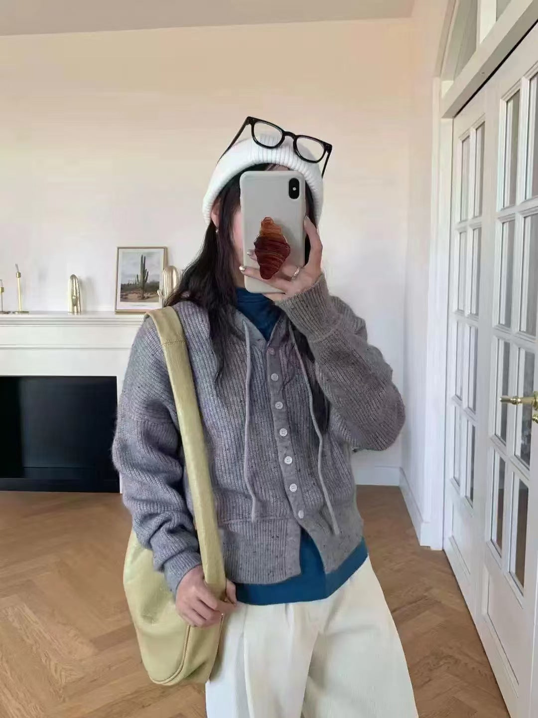 Damernas avslappnade kofta med huva och knappstängning Mirla-Eva Jonsson