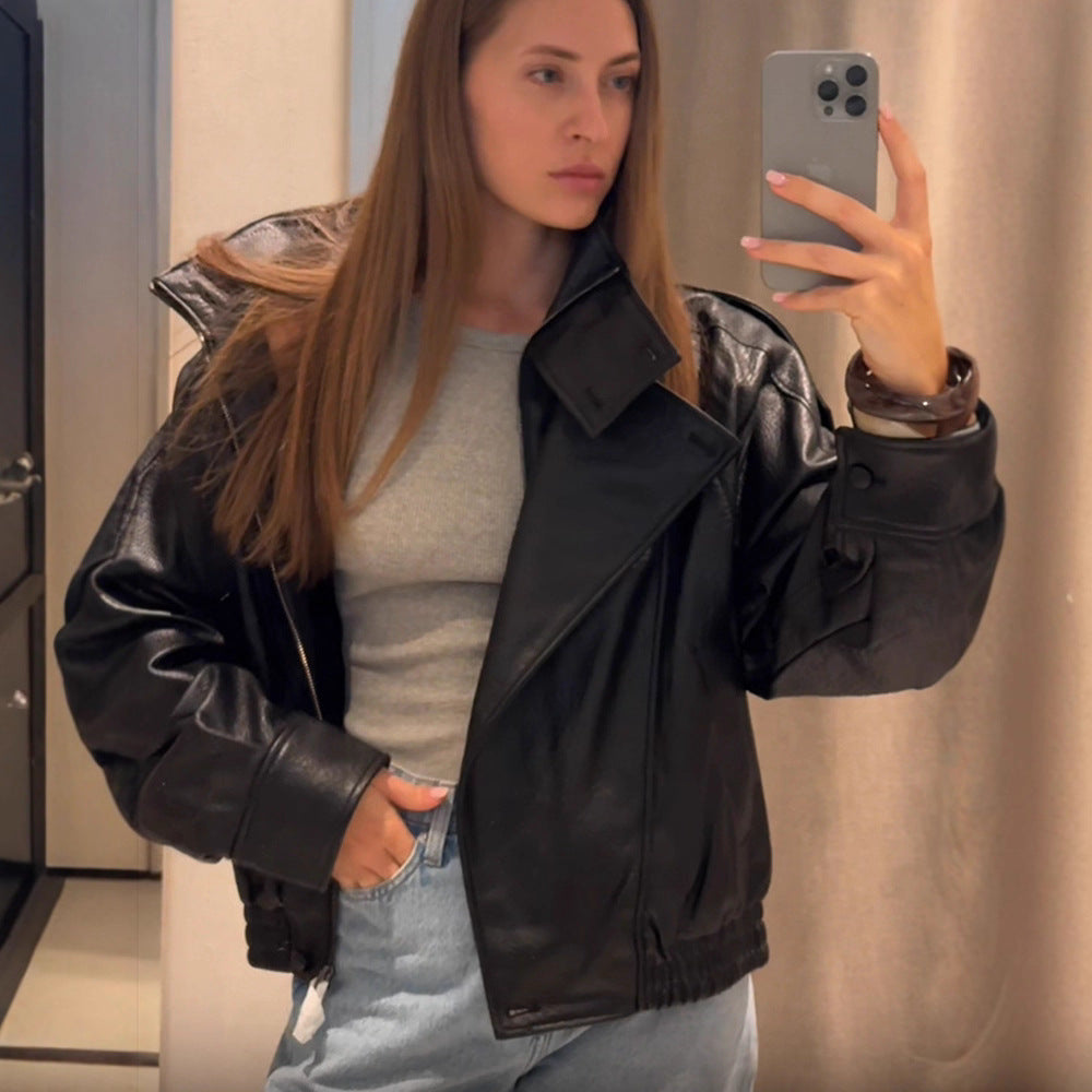 Damernas avslappnade konstläderjacka i oversized-snitt Mirla-Eva Jonsson