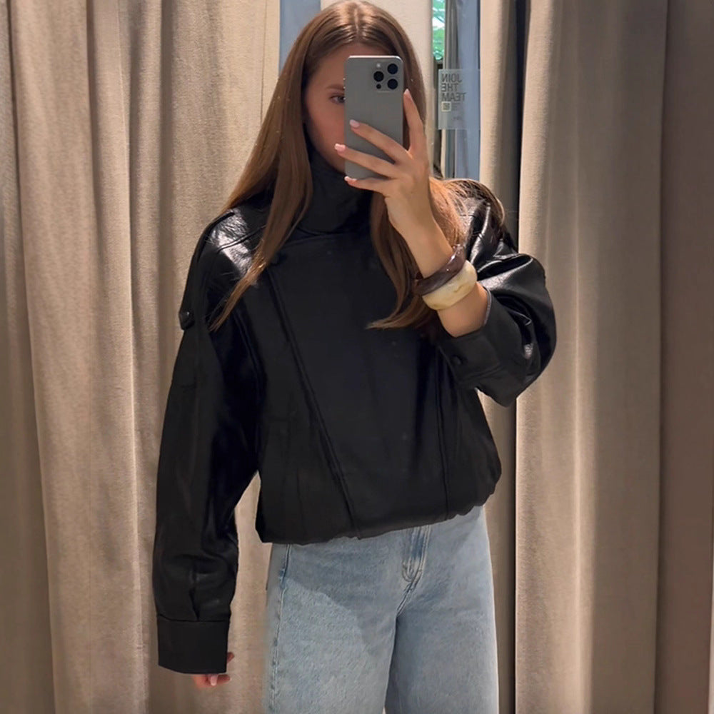 Damernas avslappnade konstläderjacka i oversized-snitt Mirla-Eva Jonsson