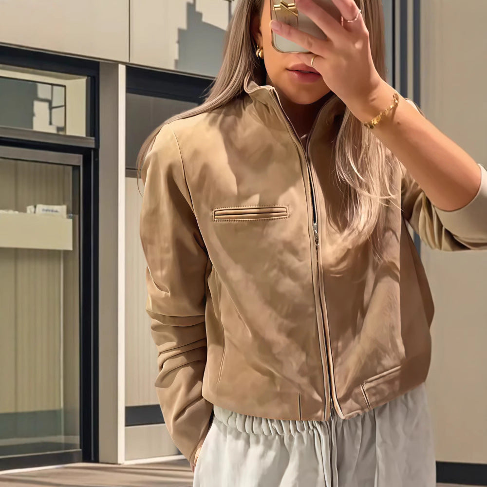 Damernas avslappnade kortjacka i moderiktig stil Mirla-Eva Jonsson