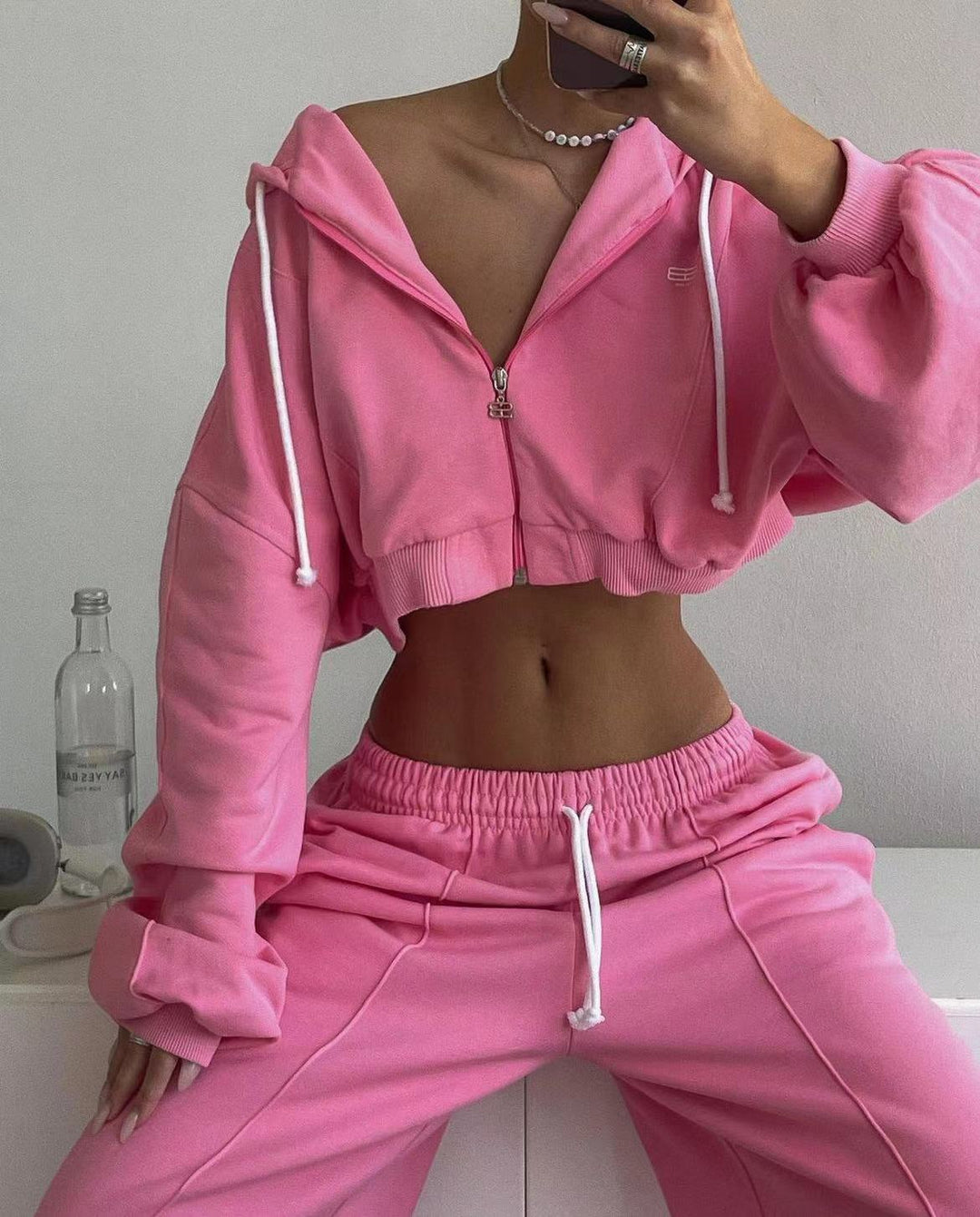 Damernas avslappnade mesh-hoodie med hög krage Mirla-Eva Jonsson
