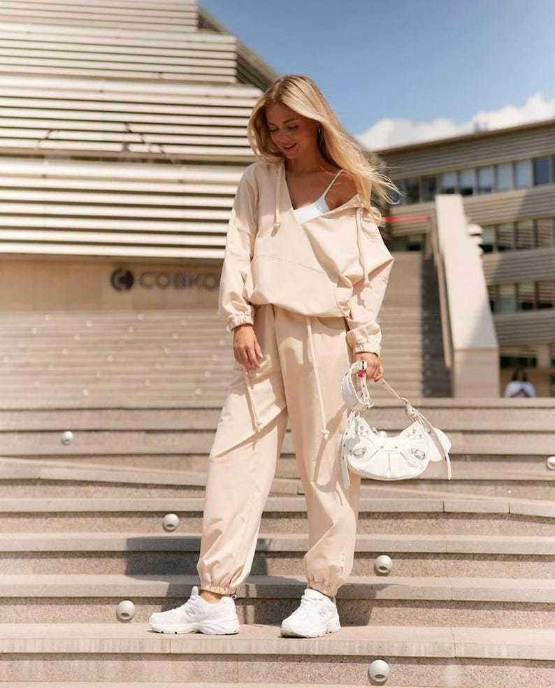 Damernas avslappnade och eleganta sportset Eva Jonsson-Eva Jonsson