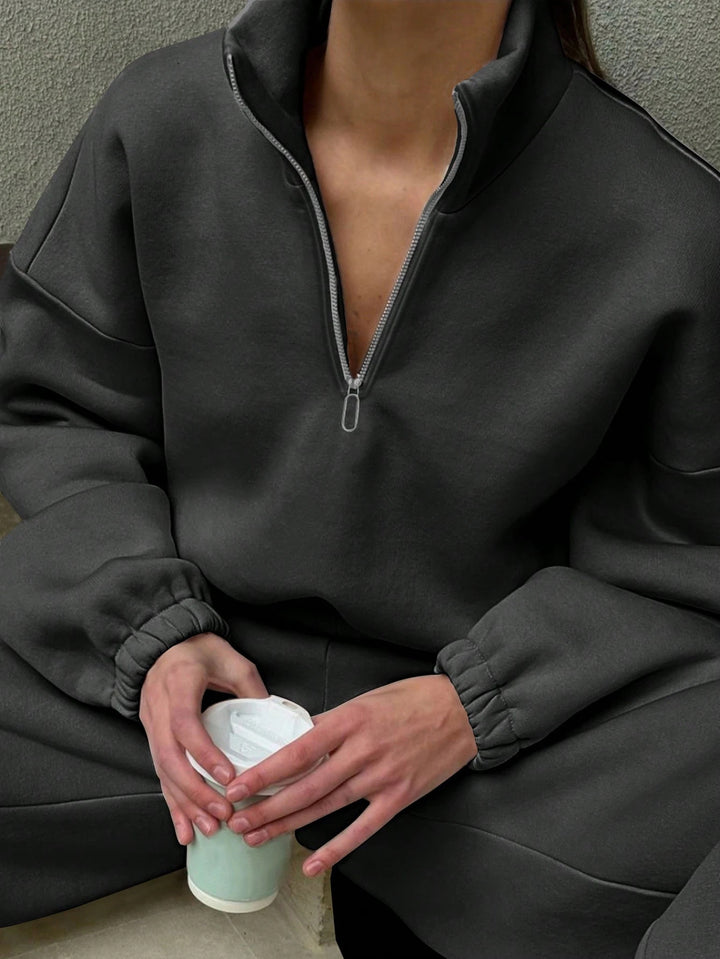 Damernas avslappnade och modiga sweatshirt med kort ståkrage och dragkedja Eva Jonsson-Eva Jonsson