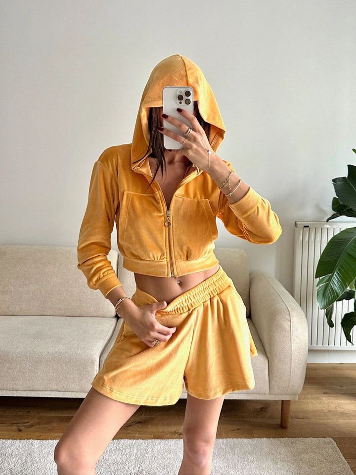 Damernas avslappnade och stiliga fleece kort set med huva och hel dragkedja Mirla-Eva Jonsson
