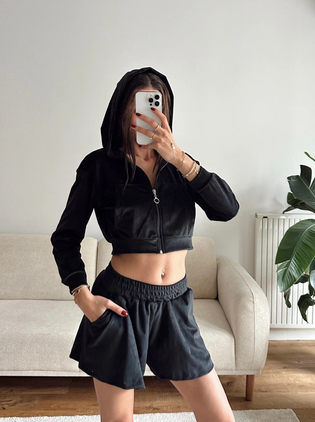 Damernas avslappnade och stiliga fleece kort set med huva och hel dragkedja Mirla-Eva Jonsson