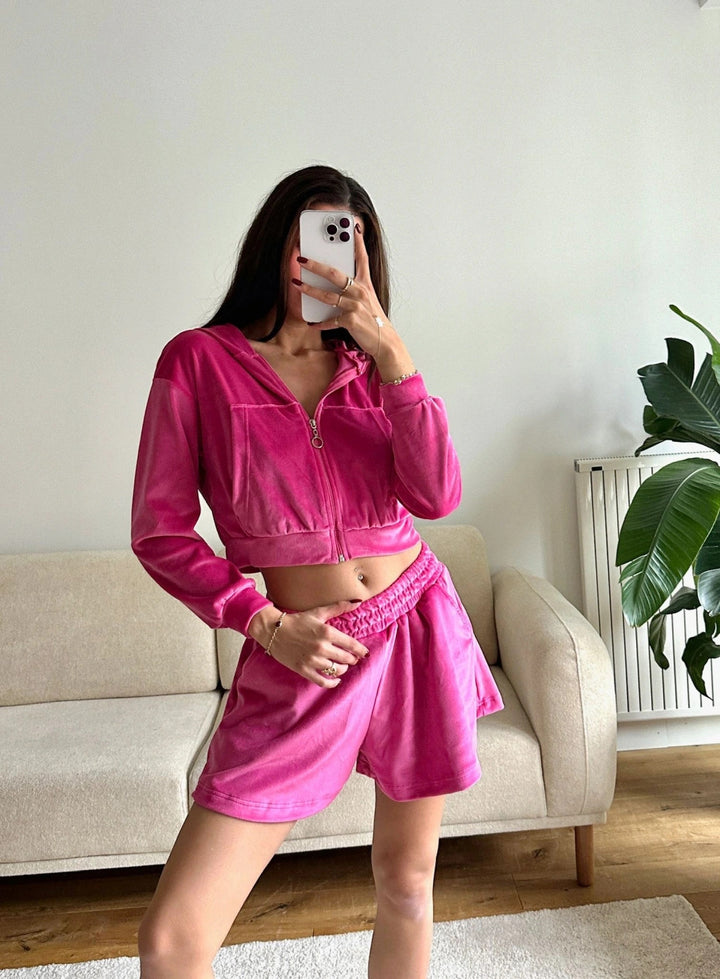 Damernas avslappnade och stiliga fleece kort set med huva och hel dragkedja Mirla-Eva Jonsson