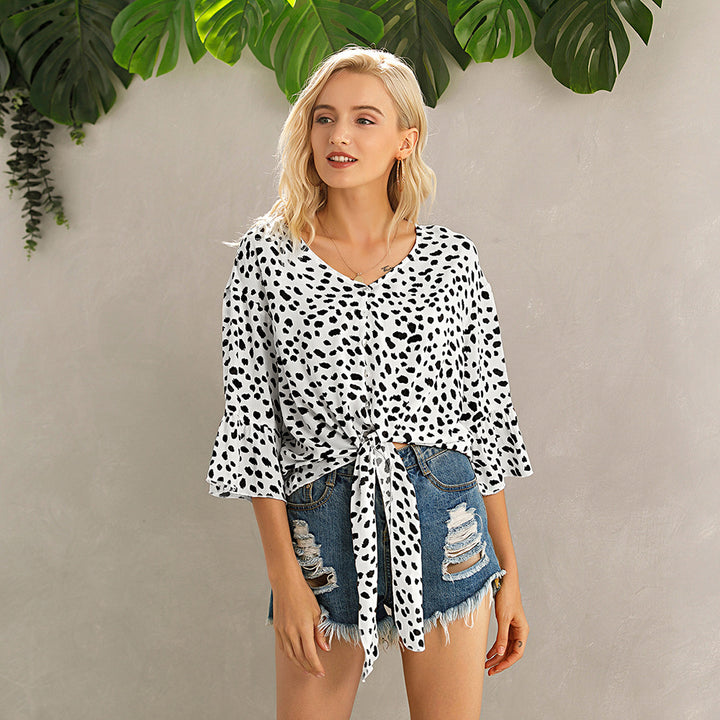 Damernas avslappnade omslagstopp med modernt prickmönster och flödande tyg Eva Jonsson-Eva Jonsson