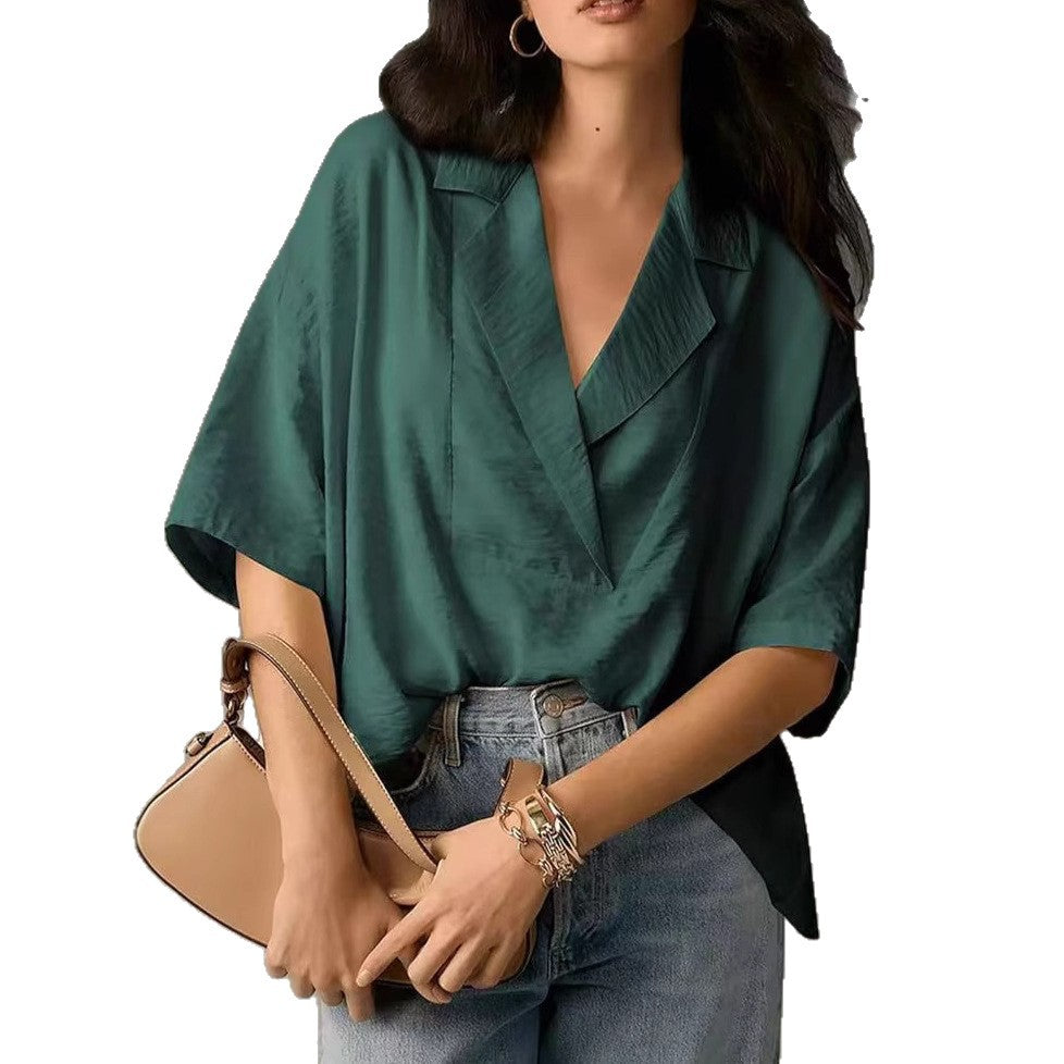 Damernas avslappnade oversize-blus med modern passform och V-hals Mirla-Eva Jonsson
