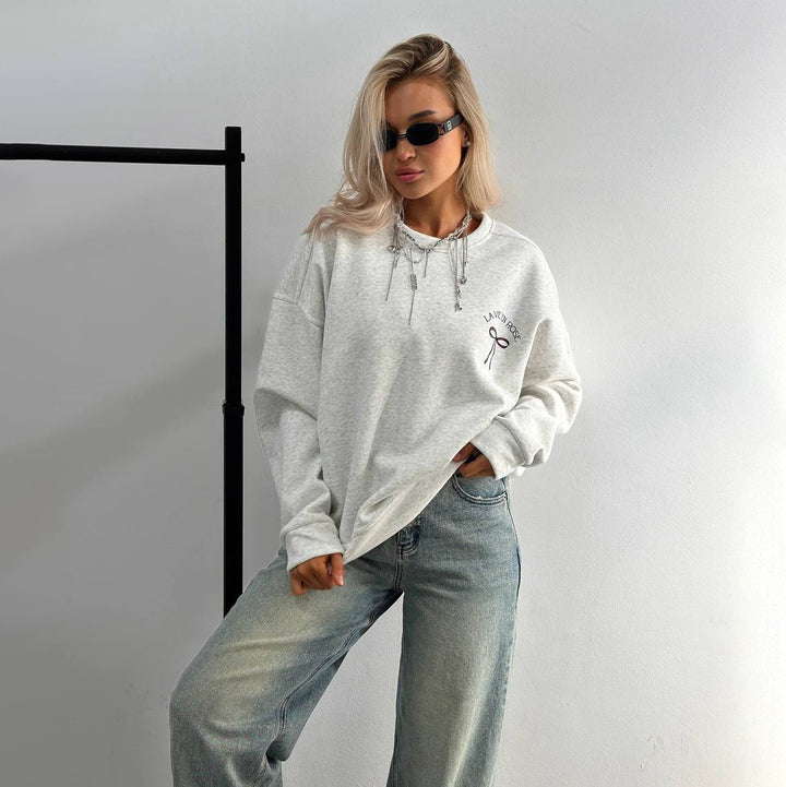 Damernas avslappnade oversize-tröja med unik ryggtryck Mirla-Eva Jonsson