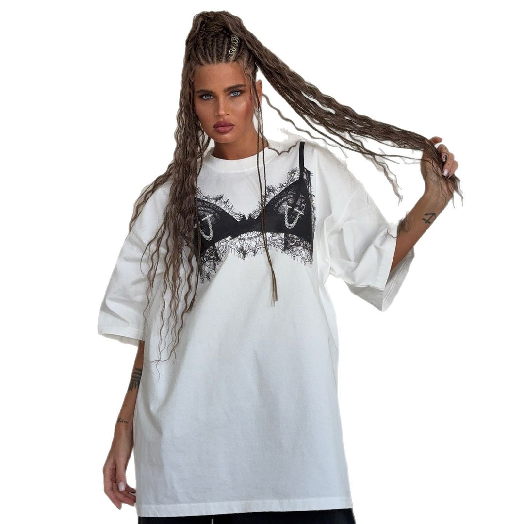Damernas avslappnade oversized T-shirt med kreativ spetstryck Mirla-Eva Jonsson
