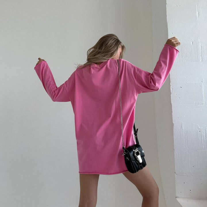 Damernas avslappnade oversized T-shirt med kreativ text Mirla-Eva Jonsson