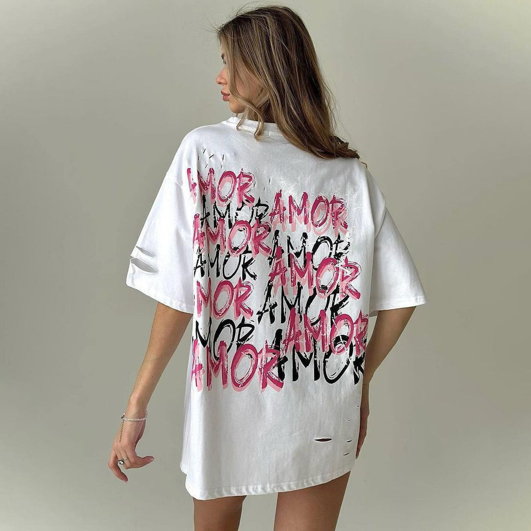 Damernas avslappnade oversized T-shirt med kreativ text Mirla-Eva Jonsson