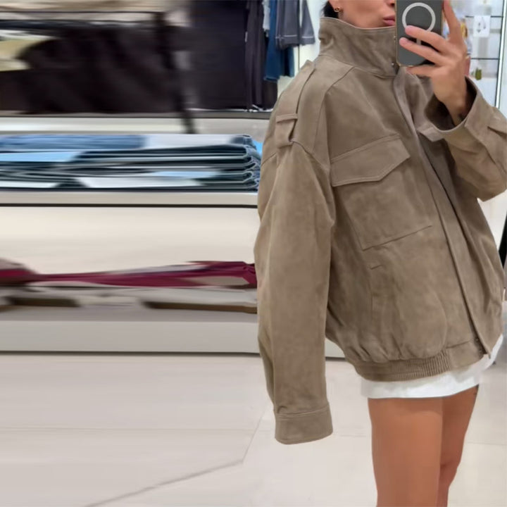 Damernas avslappnade oversized jacka i mocka Mirla-Eva Jonsson