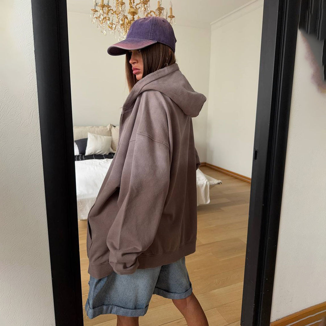 Damernas avslappnade oversized-jacka med hög krage och praktiska fickor Mirla-Eva Jonsson