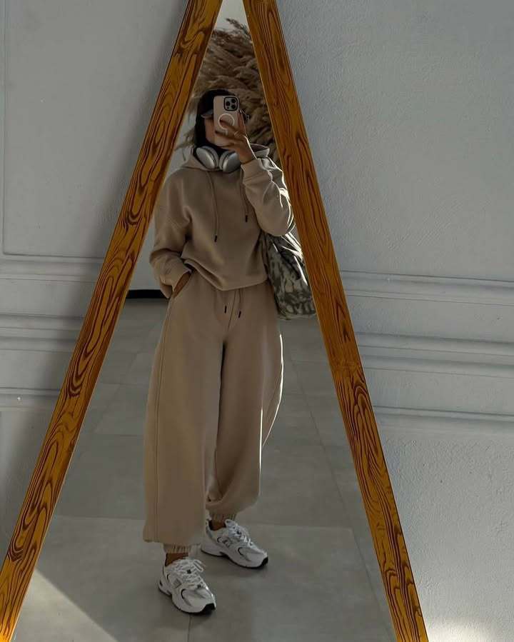 Damernas avslappnade oversized joggingdräkt Mirla-Eva Jonsson