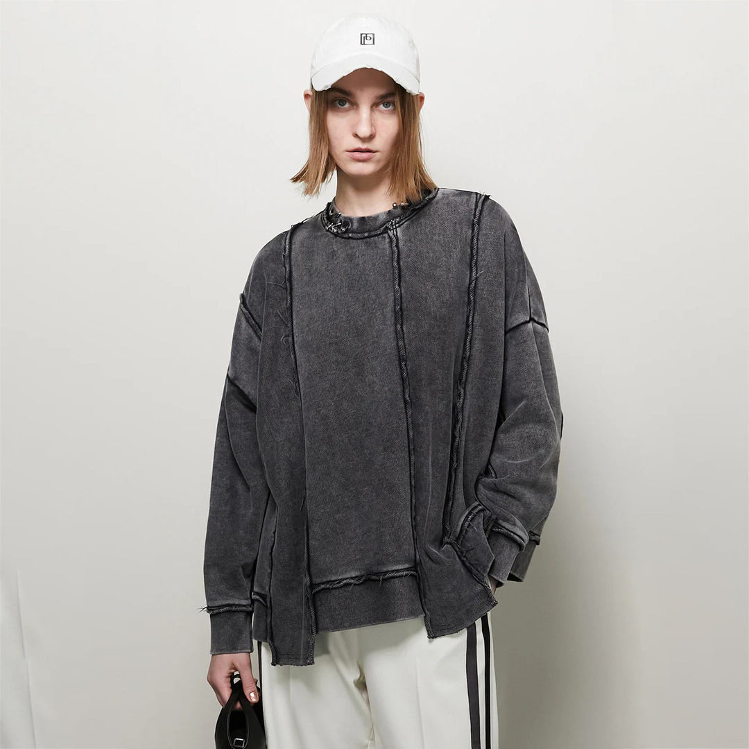 Damernas avslappnade oversized sweatshirt med unik sömdetalj Mirla-Eva Jonsson
