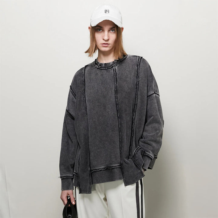 Damernas avslappnade oversized sweatshirt med unik sömdetalj Mirla-Eva Jonsson