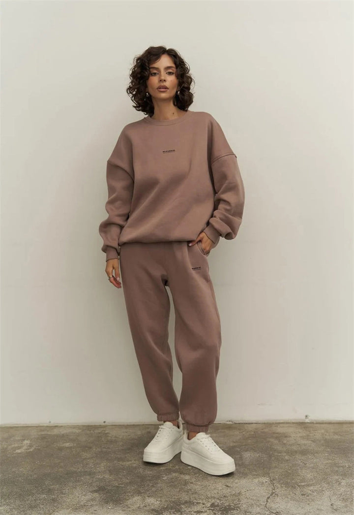 Damernas avslappnade oversized sweatshirt och joggingbyxor set Mirla-Eva Jonsson