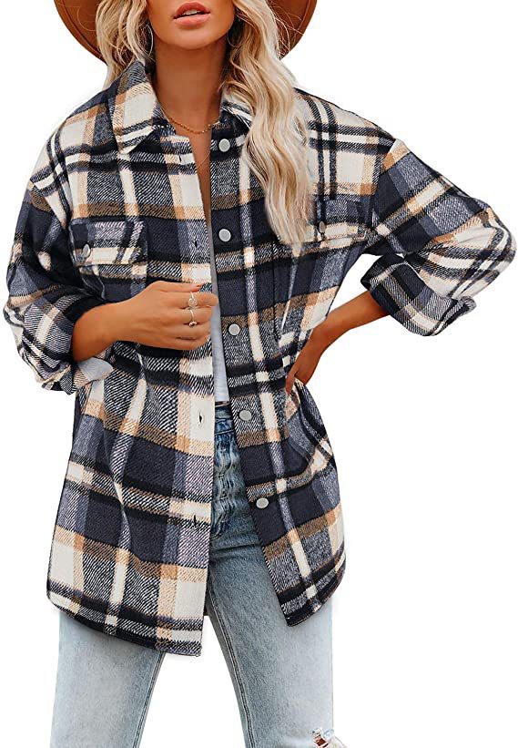Damernas avslappnade rutjacka med praktiska fickor och oversized passform Mirla-Eva Jonsson