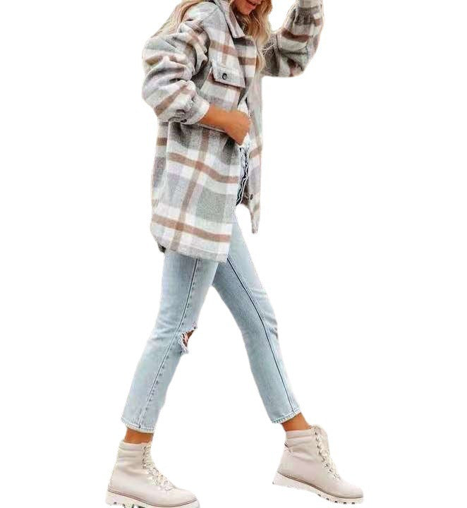 Damernas avslappnade rutjacka med praktiska fickor och oversized passform Mirla-Eva Jonsson