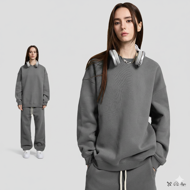 Damernas avslappnade set av oversized sweatshirt och joggingsbyxor Mirla-Eva Jonsson