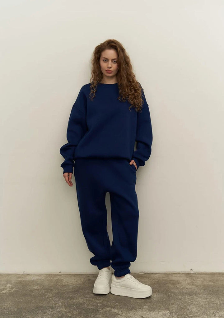 Damernas avslappnade set av oversized sweatshirt och joggingsbyxor Mirla-Eva Jonsson