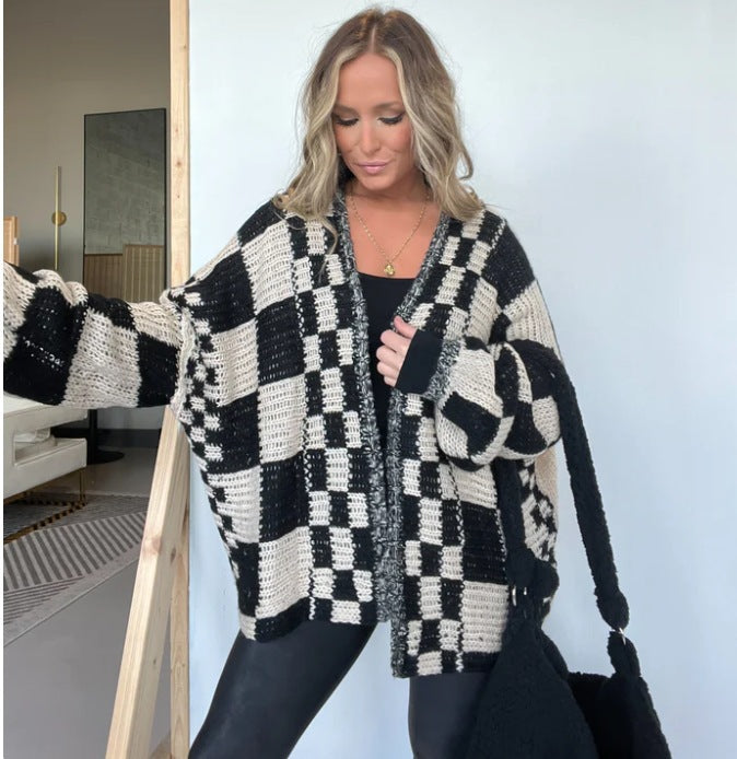 Damernas avslappnade stickad cardigan med rutigt mönster och oversized skärning Eva Jonsson-Eva Jonsson