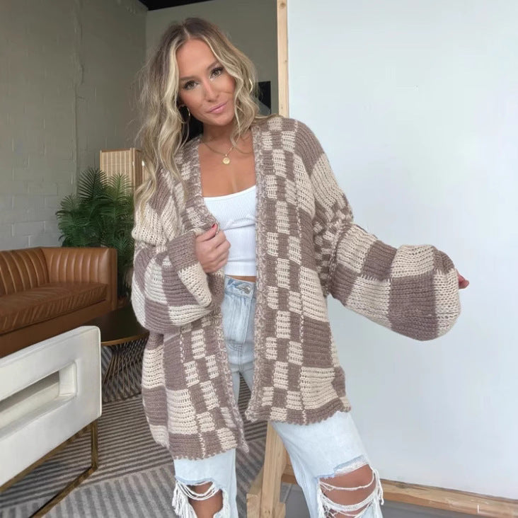 Damernas avslappnade stickad cardigan med rutigt mönster och oversized skärning Eva Jonsson-Eva Jonsson