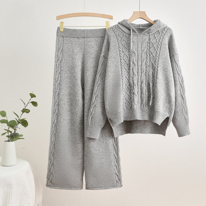 Damernas avslappnade stickad loungewear-set med huva och breda ben Mirla-Eva Jonsson